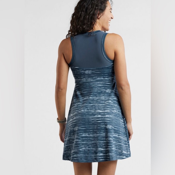 Title Nine Boss Workout Dress Pulse Blue Printed - Picture 9 of 9